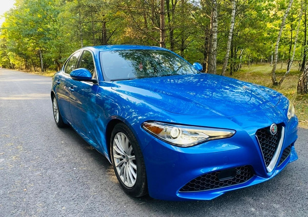 Alfa Romeo Giulia cena 114999 przebieg: 9000, rok produkcji 2021 z Warka małe 137